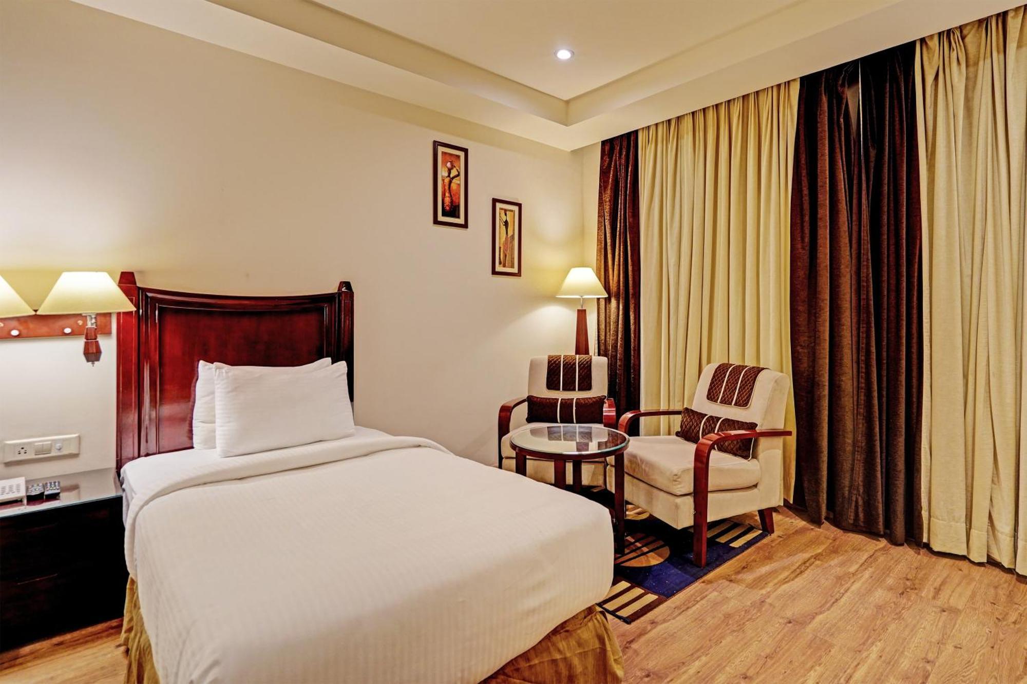 Hotel The Frist Collection Nueva Delhi Exterior foto